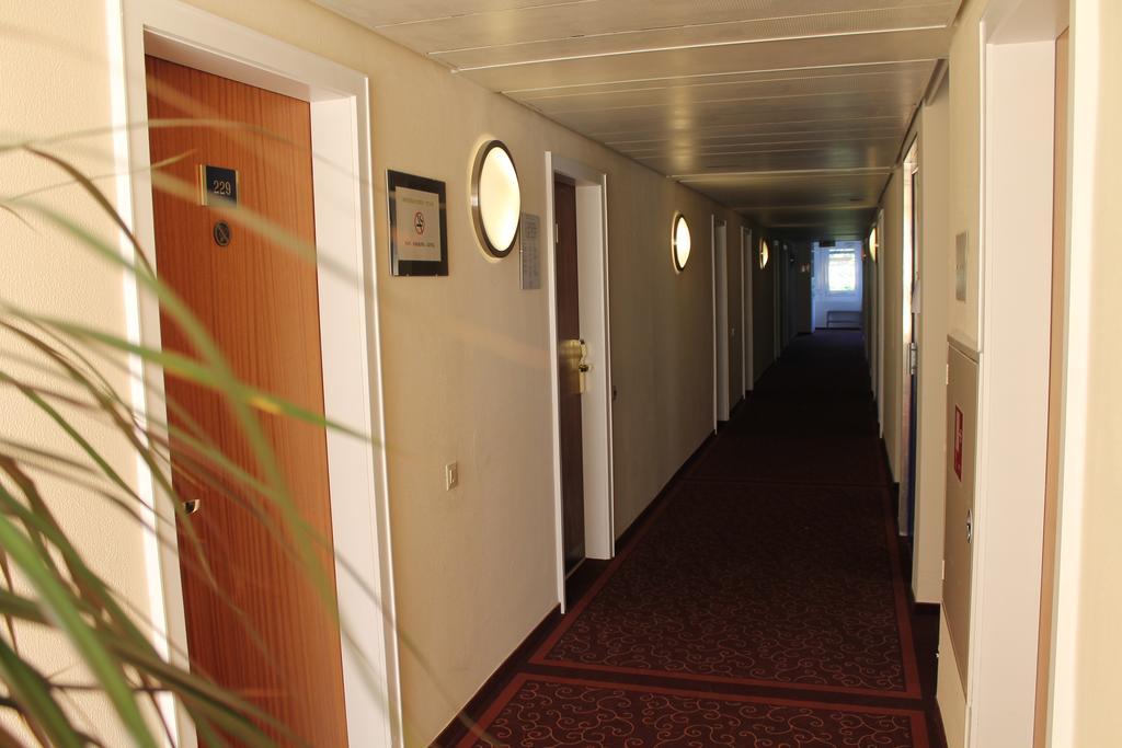 Wiking Hotel Henstedt-Ulzburg Buitenkant foto